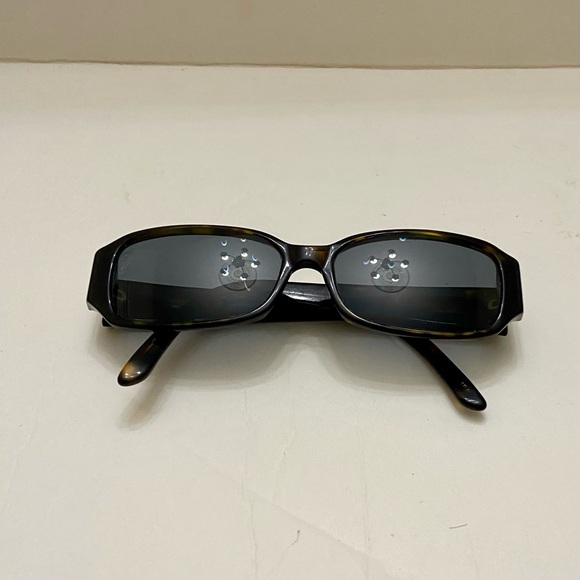 Fendi, Brown Tortoise Sunglasses with Gold Floral Design F924 215 135 - Picture 11 of 15